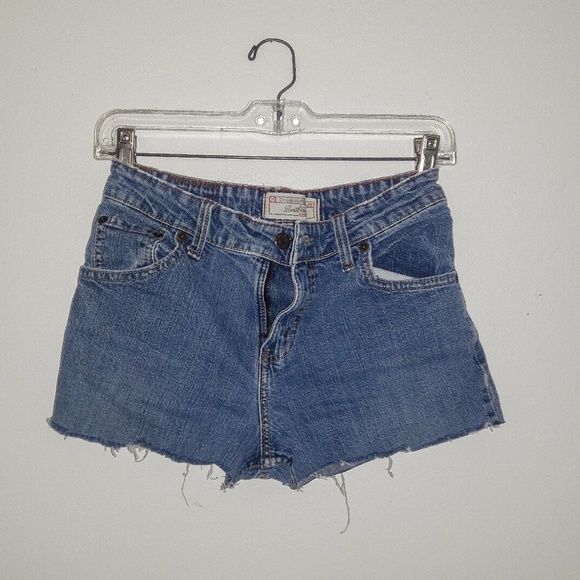 Levi Shorts - Picture 2 of 2